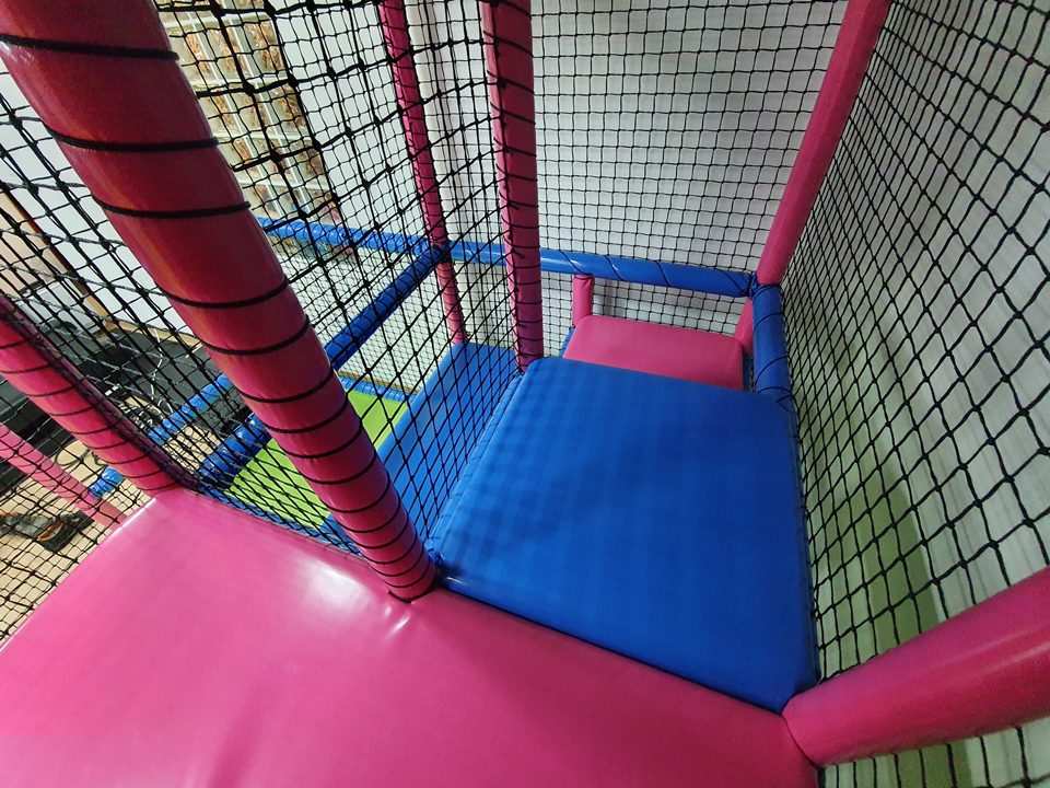 Játszóházi eszközök- Játéklabirintus