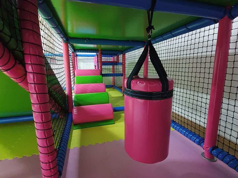 Játszóházi eszközök- Játéklabirintus