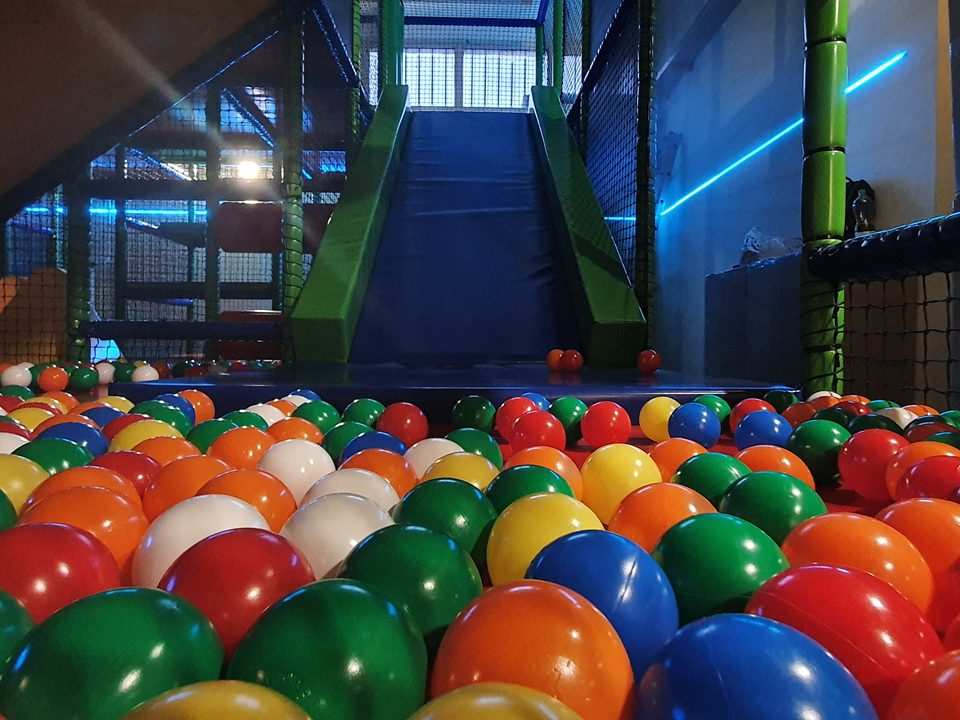 Játszóházi eszközök- Játéklabirintus