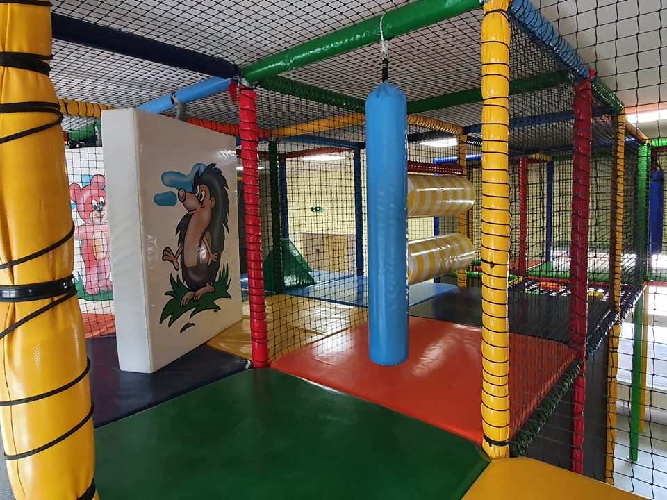 Játszóházi eszközök- Játéklabirintus