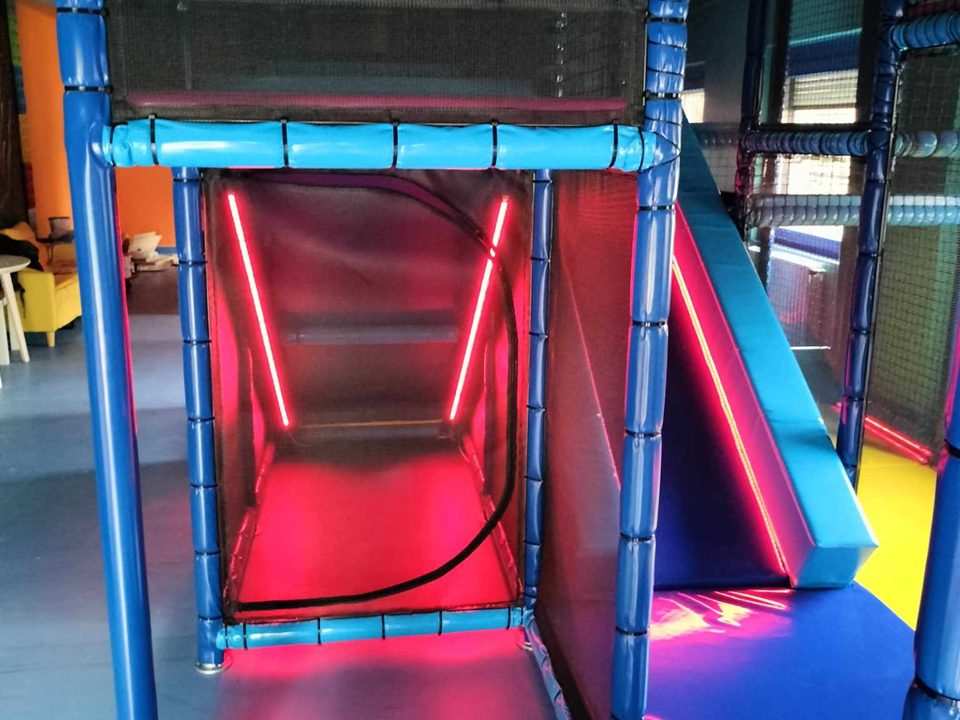 Játszóházi eszközök- Játéklabirintus