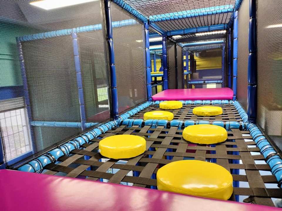 Játszóházi eszközök- Játéklabirintus