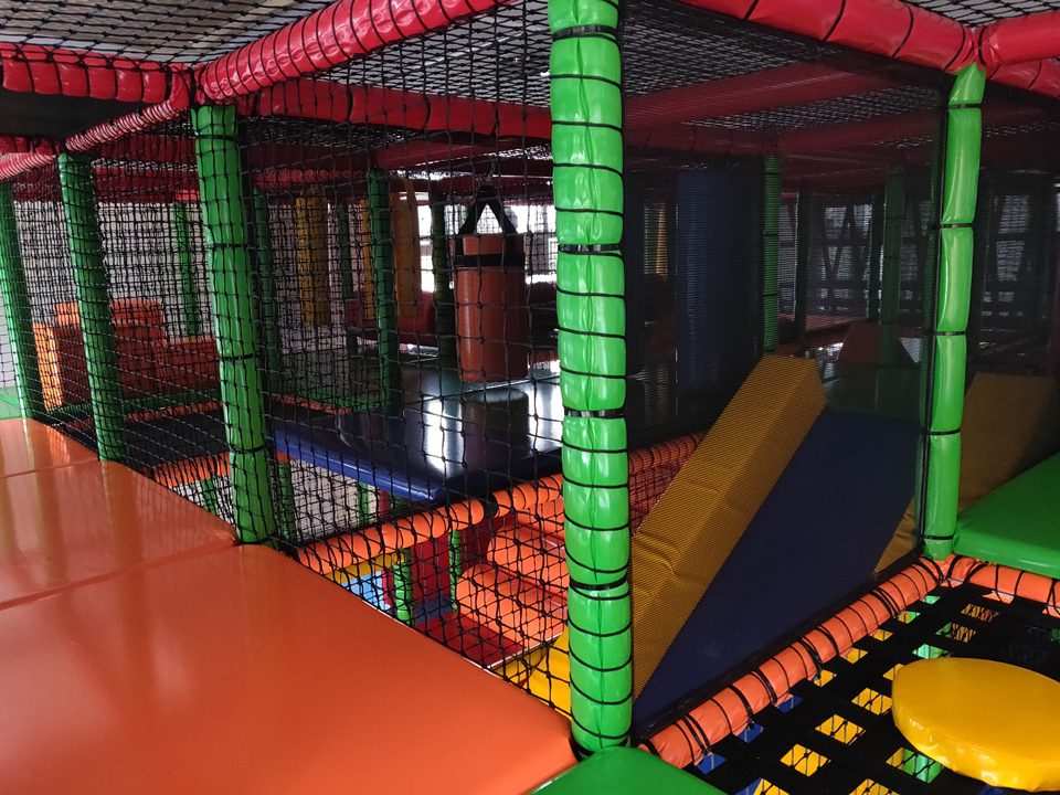 Játszóházi eszközök- Játéklabirintus