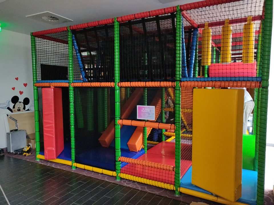 Játszóházi eszközök- Játéklabirintus