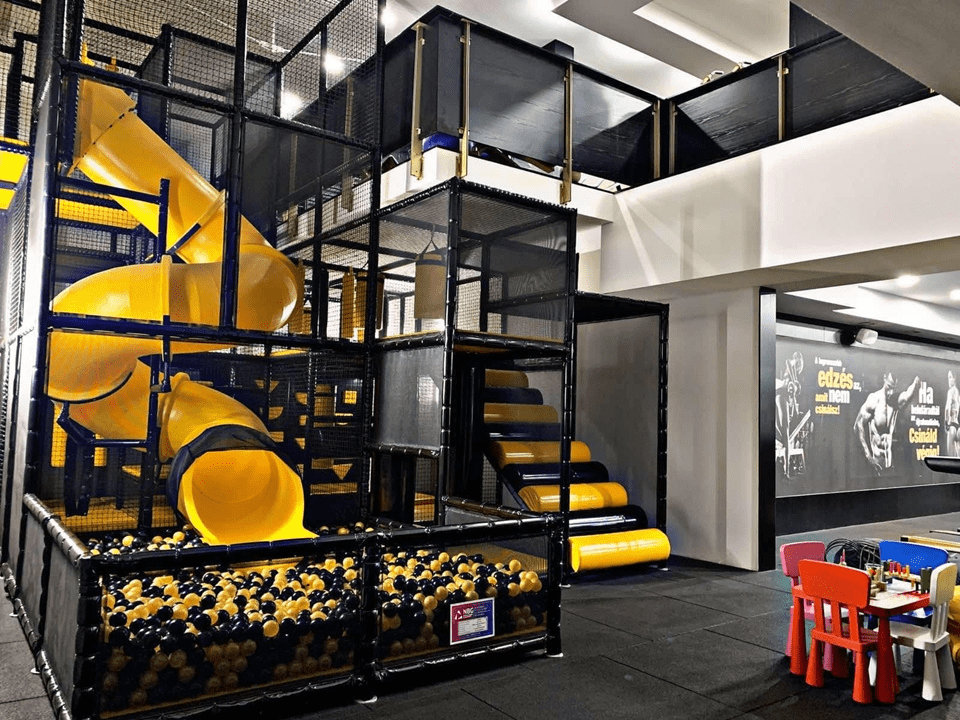 Játszóházi eszközök- Játéklabirintus