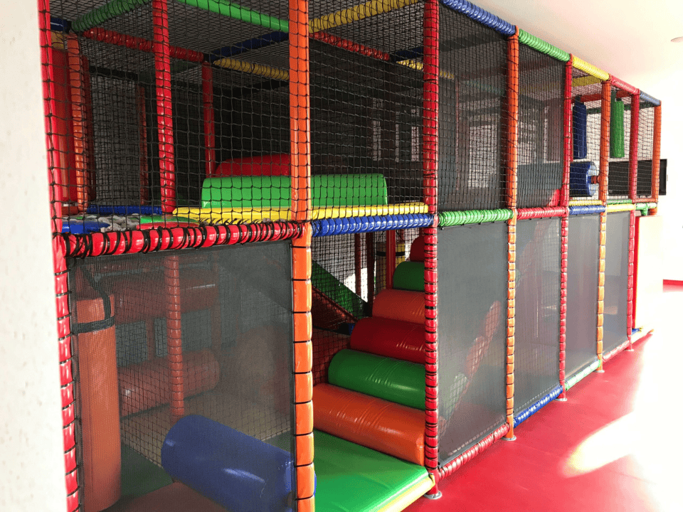 Játszóházi eszközök- Játéklabirintus