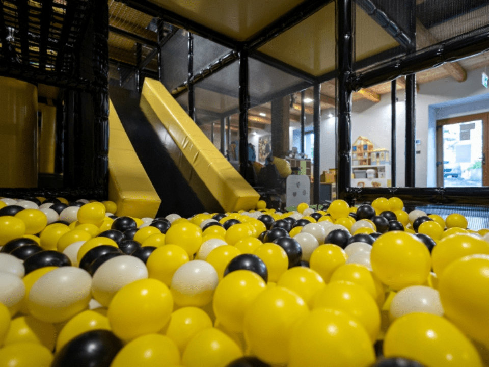 Játszóházi eszközök- Játéklabirintus