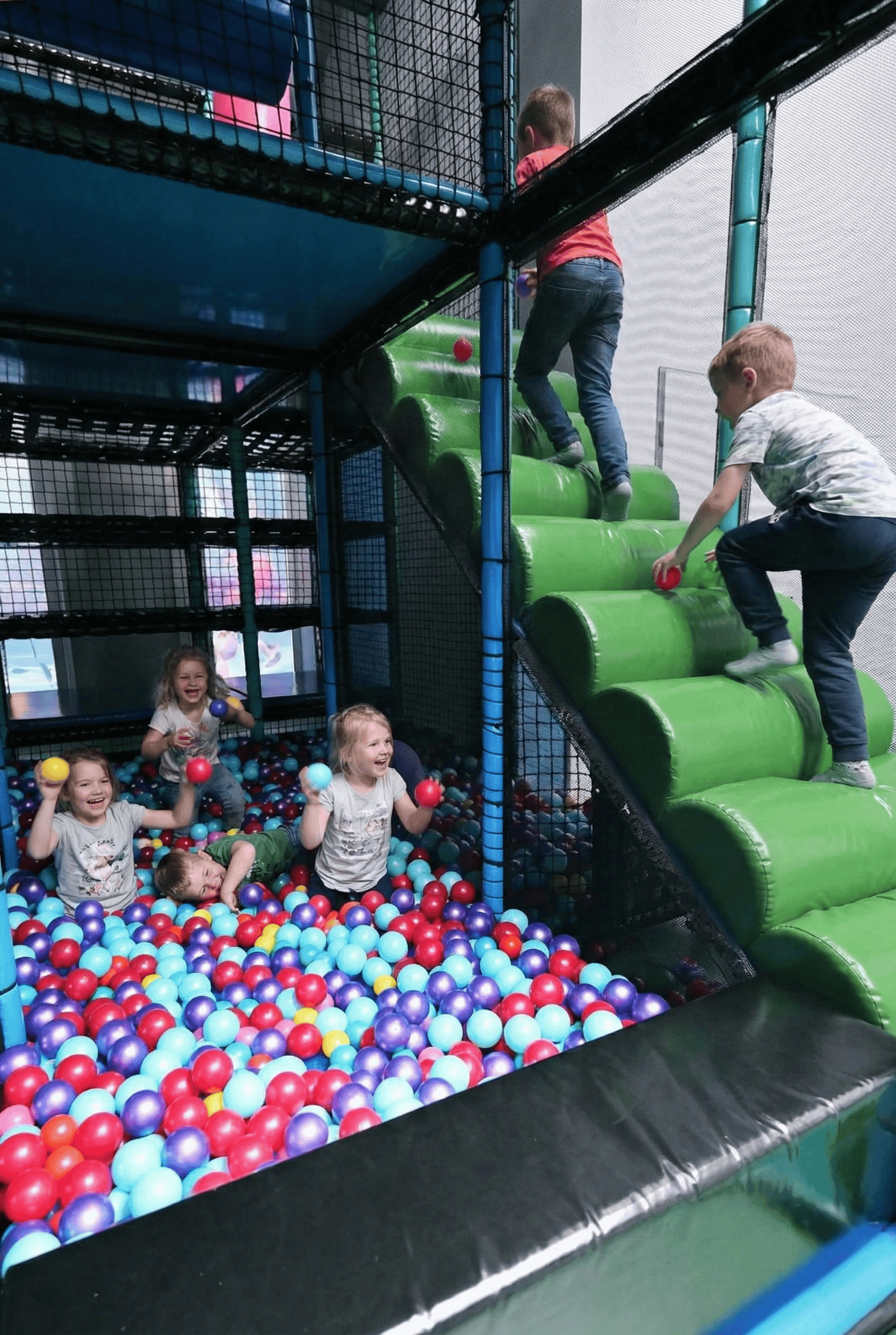 Read more about the article The Secret to Successful Playhouse Operation: From Opening Day to Sold-Out Weekends